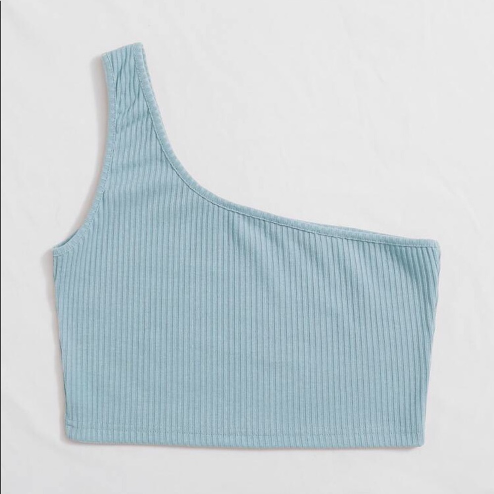 One shoulder crop top